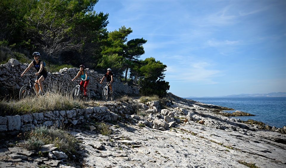 Supetar – Lovrečina